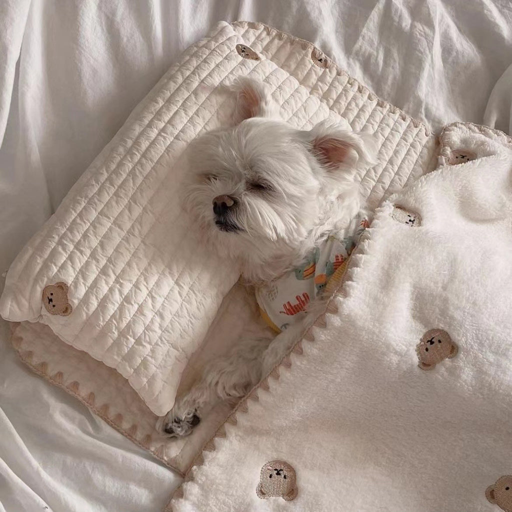 Cozy Embroidered Cotton Pet Pillow Quilt Bed Set