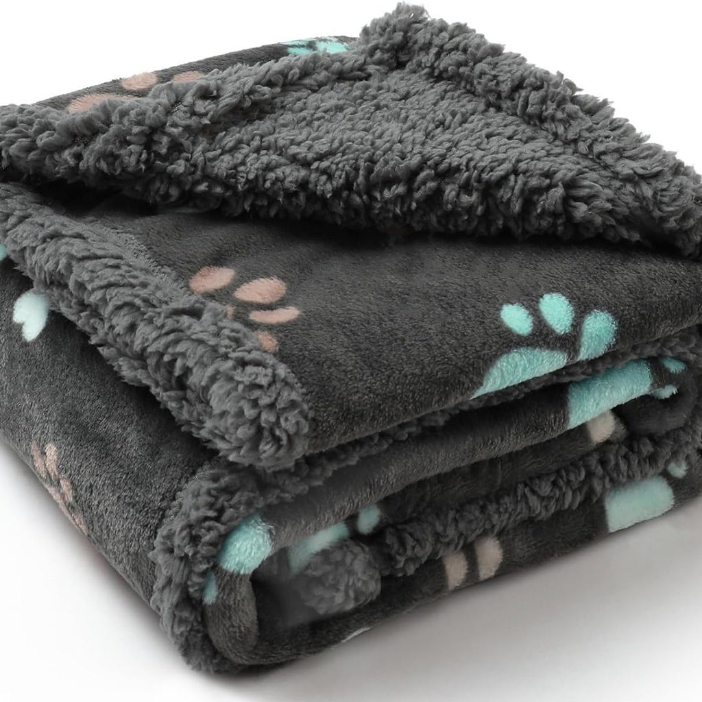 Waterproof Flannel Sherpa Fleece Thickened Dog Blanket 2
