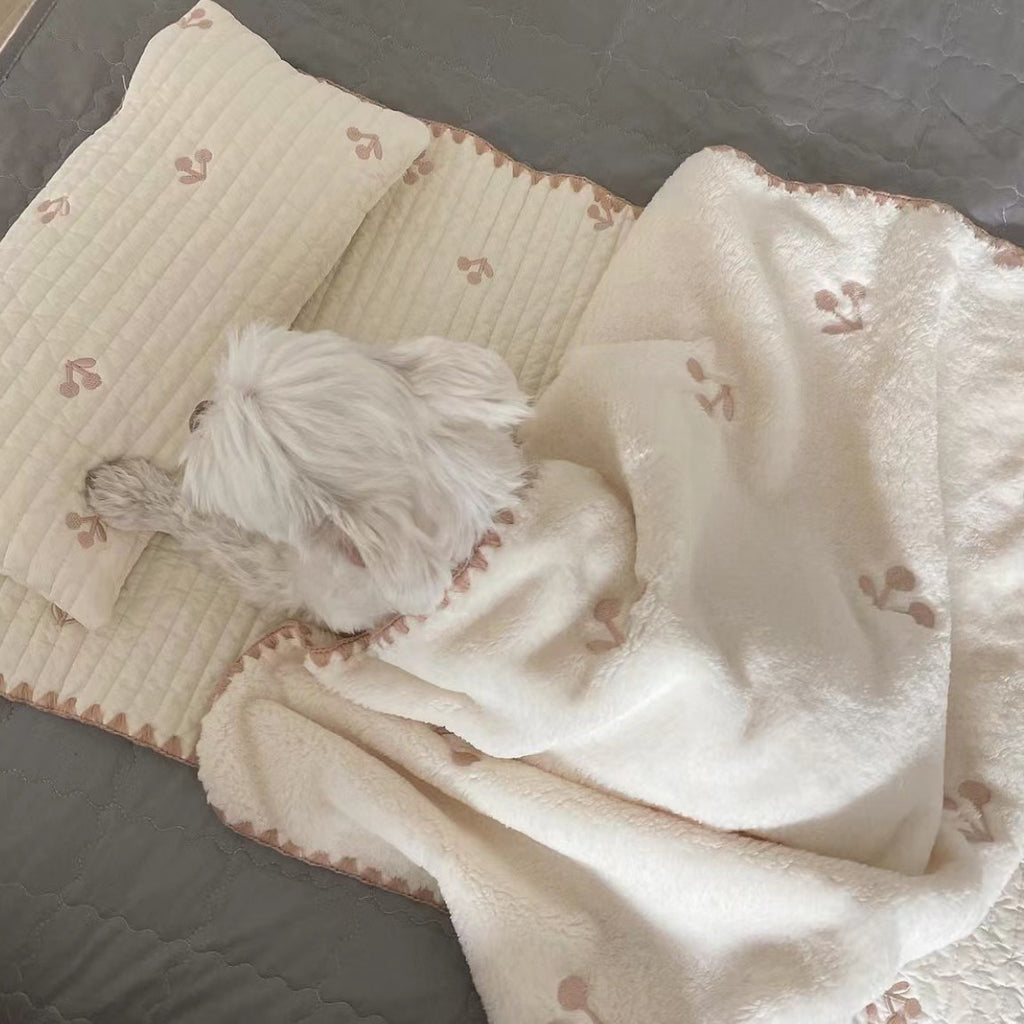 Cozy Embroidered Cotton Pet Pillow Quilt Bed Set